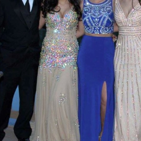 Prom dress - Picture 2 of 4